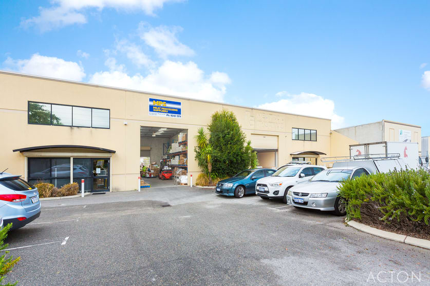 Click to view all images 25A Harlond Avenue Malaga WA 6090 - Image 2