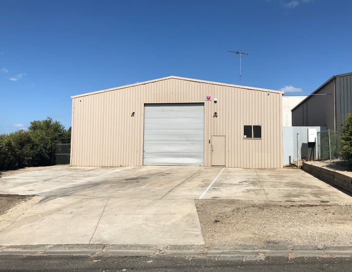 Click to view all images 2/8-10 Lillian St North Geelong VIC 3215 - Image 1