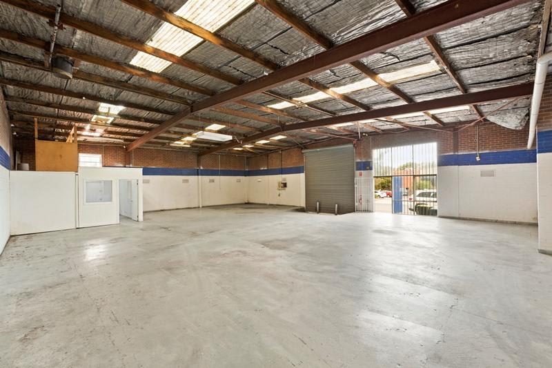 Click to view all images 7 Monomeeth Drive Mitcham VIC 3132 - Image 3