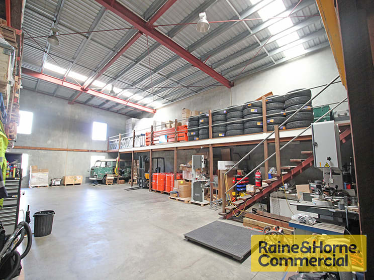 Click to view all images 3/471-477 Tufnell Road Banyo QLD 4014 - Image 1