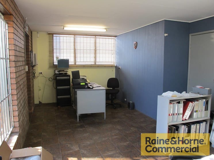 Click to view all images 1 Melbourne Street Rocklea QLD 4106 - Image 3