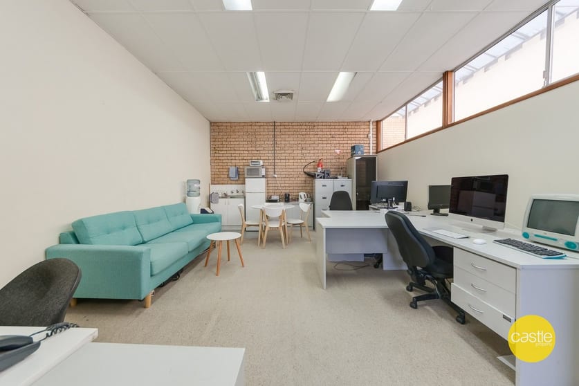 Click to view all images 1,2/77 Beaumont Street Hamilton NSW 2303 - Image 3