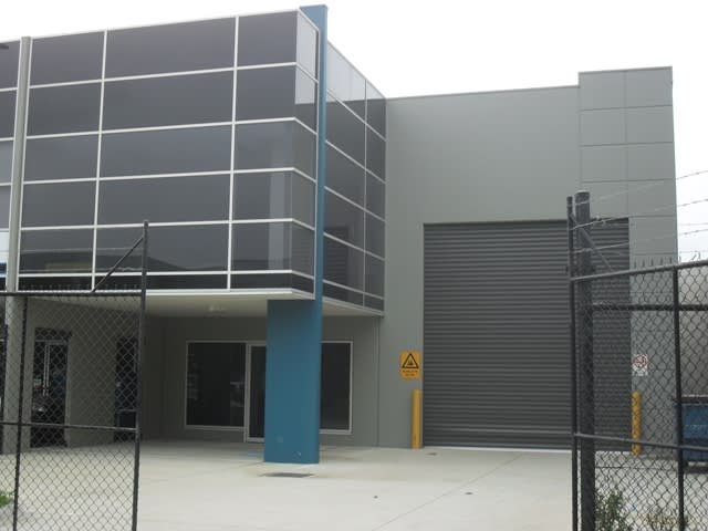 2/25  Lillee Crescent Tullamarine VIC 3043 - Image 1