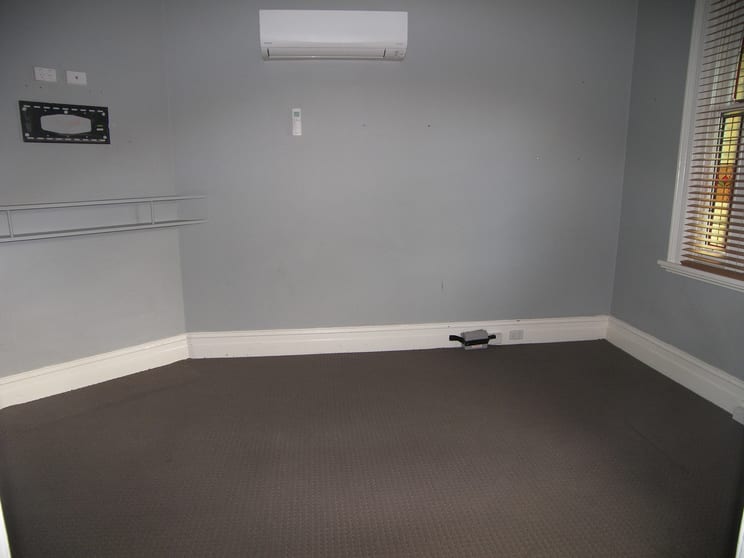 Click to view all images 83 Garsed Street Bendigo VIC 3550 - Image 2