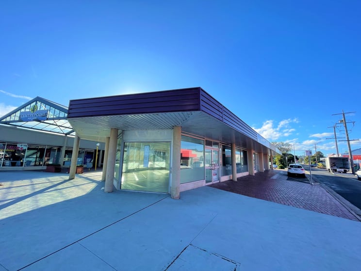 Click to view all images 10 & 11/271 Esplanade Lakes Entrance VIC 3909 - Image 3