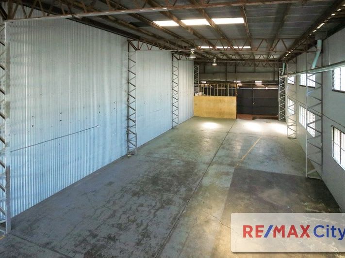 Click to view all images 39 Clarence Street Coorparoo QLD 4151 - Image 2