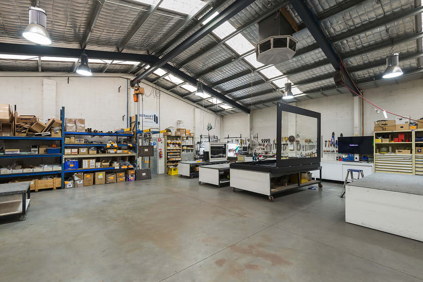 Click to view all images 10 Vernon Avenue Heidelberg West VIC 3081 - Image 3