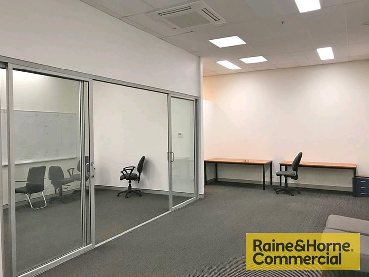 Click to view all images 76 Commercial Road Newstead QLD 4006 - Image 3