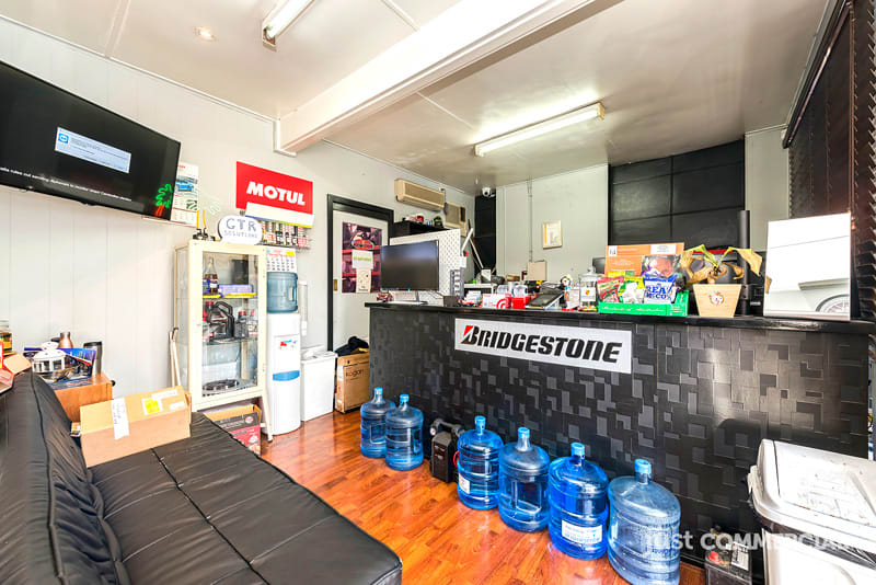 66 Henderson Road Clayton VIC 3168 - Image 3
