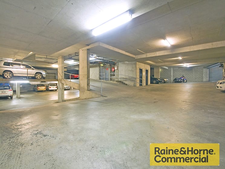 Click to view all images 5/15 Astor Terrace Spring Hill QLD 4000 - Image 3