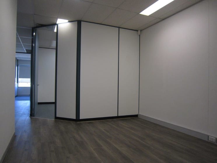 Click to view all images 3/1040 Dandeonong Carnegie VIC 3163 - Image 3