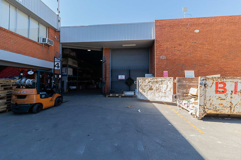 Click to view all images 4,5+6/164 Adderley Street Auburn NSW 2144 - Image 1