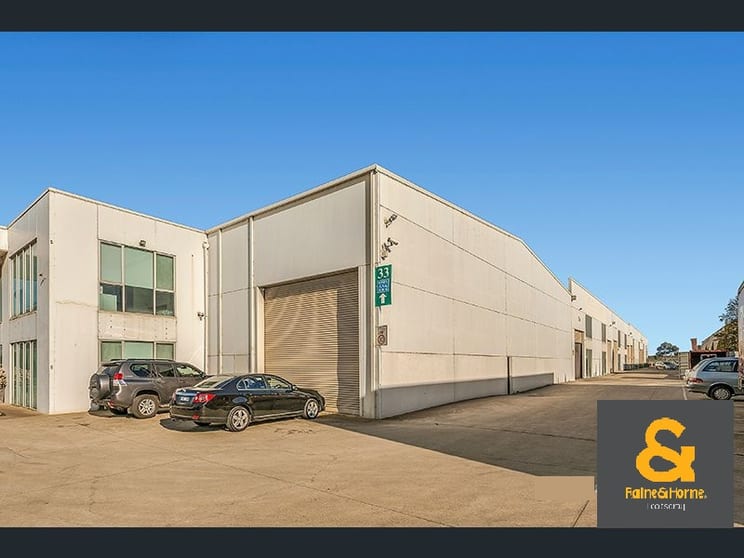Click to view all images 4/33 Chambers Road Altona North VIC 3025 - Image 3