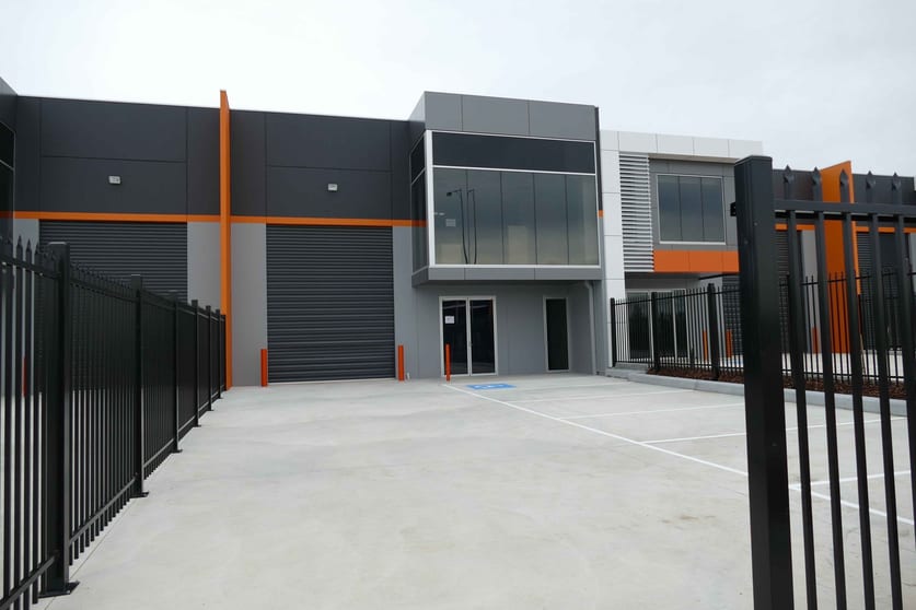 2/7 Geehi Way Ravenhall VIC 3023 - Image 1
