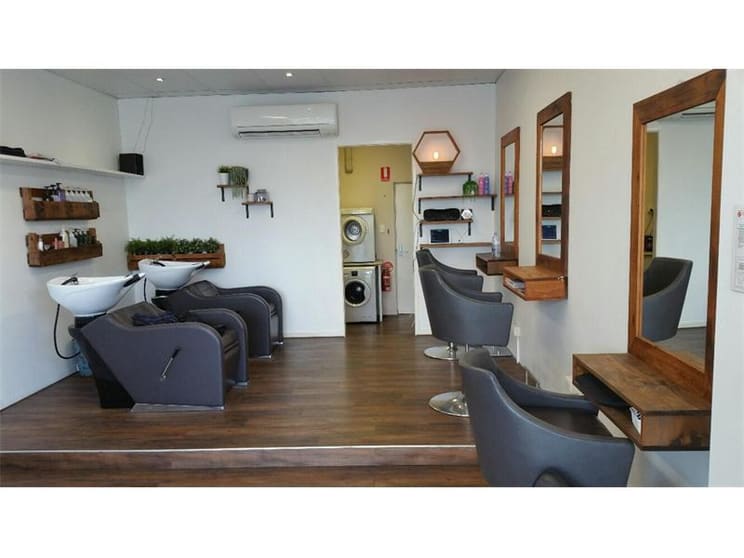 Click to view all images 2/6 Newman Avenue Camp Hill QLD 4152 - Image 2