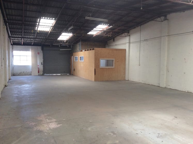 Click to view all images 4/38 Kylta Road Heidelberg West VIC 3081 - Image 3