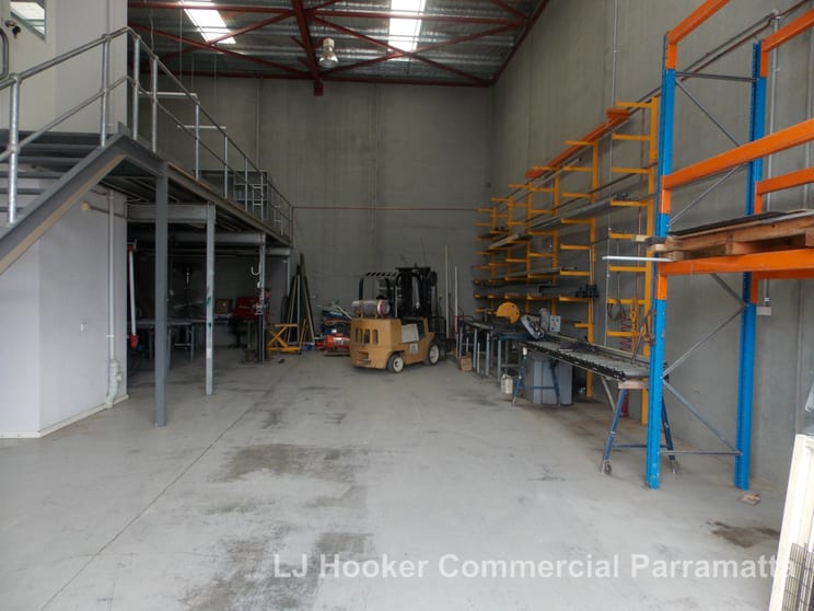 Click to view all images 30/24 Garling Road Kings Park NSW 2148 - Image 2