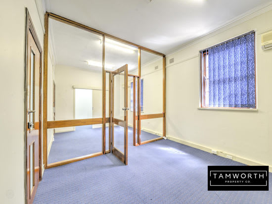 2/348 Peel Street Tamworth NSW 2340 - Image 3