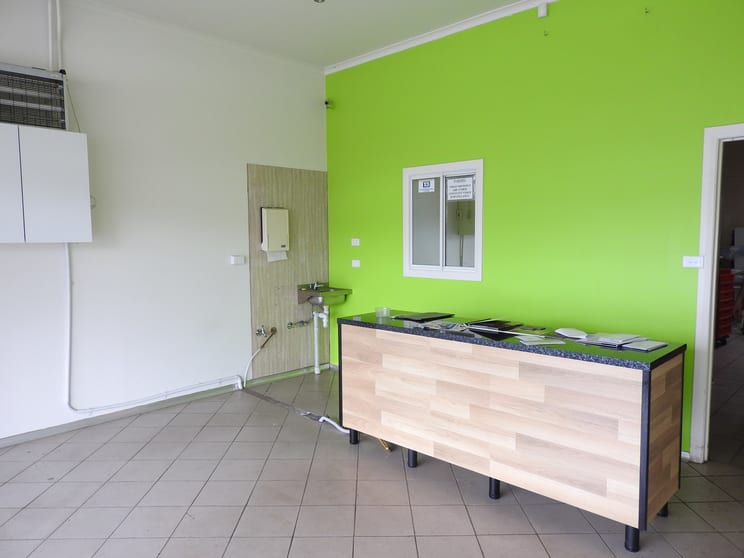 Click to view all images 937 Centre Road Bentleigh East VIC 3165 - Image 2