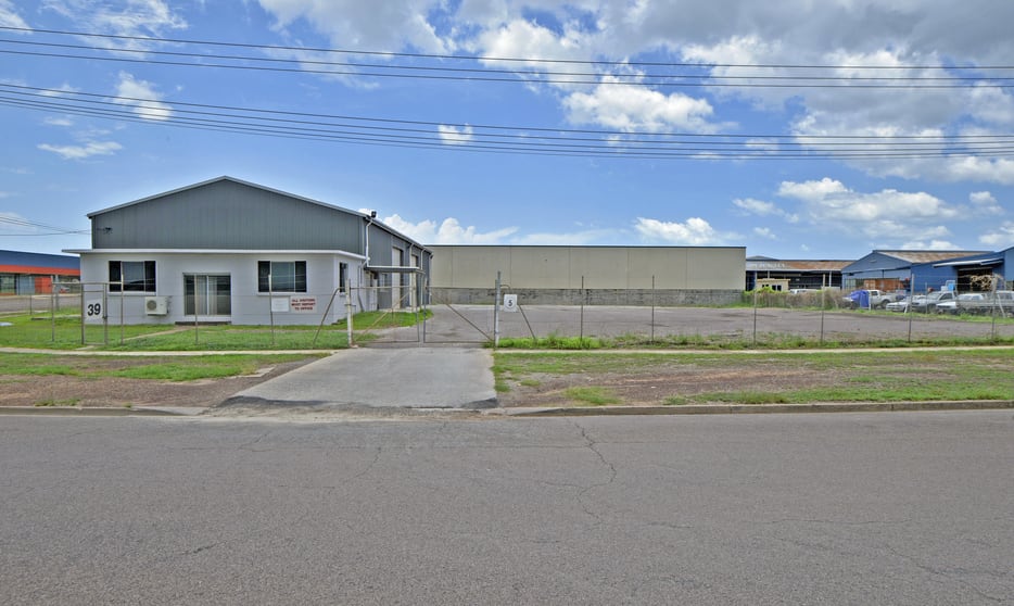 Click to view all images 39 Albatross Street Winnellie NT 0820 - Image 1
