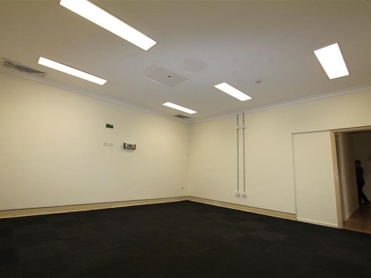 32 The Avenue Hurstville NSW 2220 - Image 2