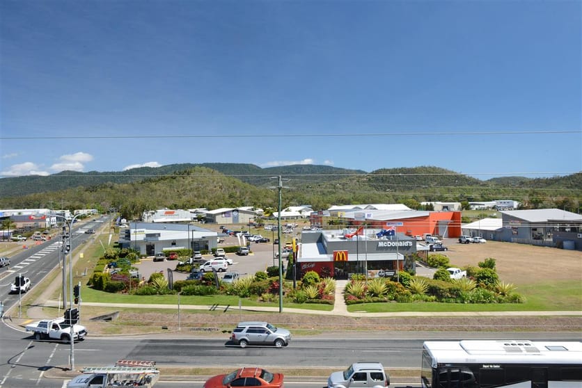 Lot 202/Reef Plaza Cnr Shute Harbour Rd/Paluma Rd Cannonvale QLD 4802 - Image 2