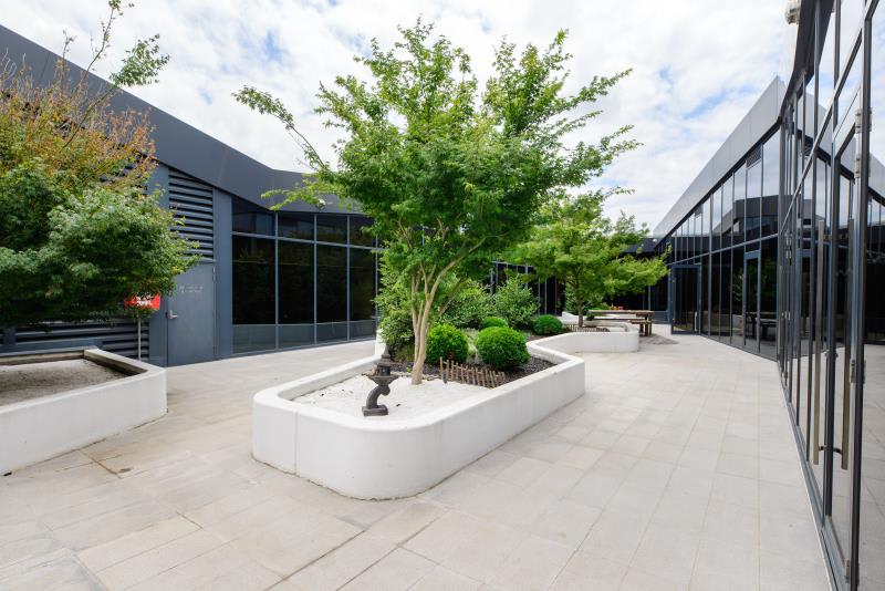 Click to view all images 762 Toorak Road Glen Iris VIC 3146 - Image 3
