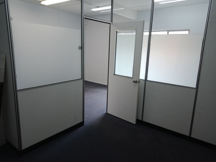 Click to view all images Suite 4 9 Oaks Avenue Dee Why NSW 2099 - Image 3