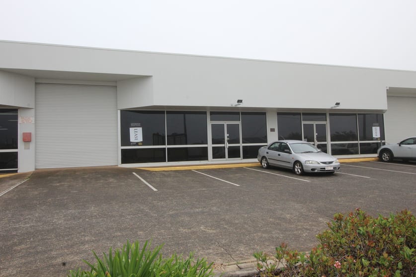 Click to view all images 2/23 Pechey Street South Toowoomba QLD 4350 - Image 1