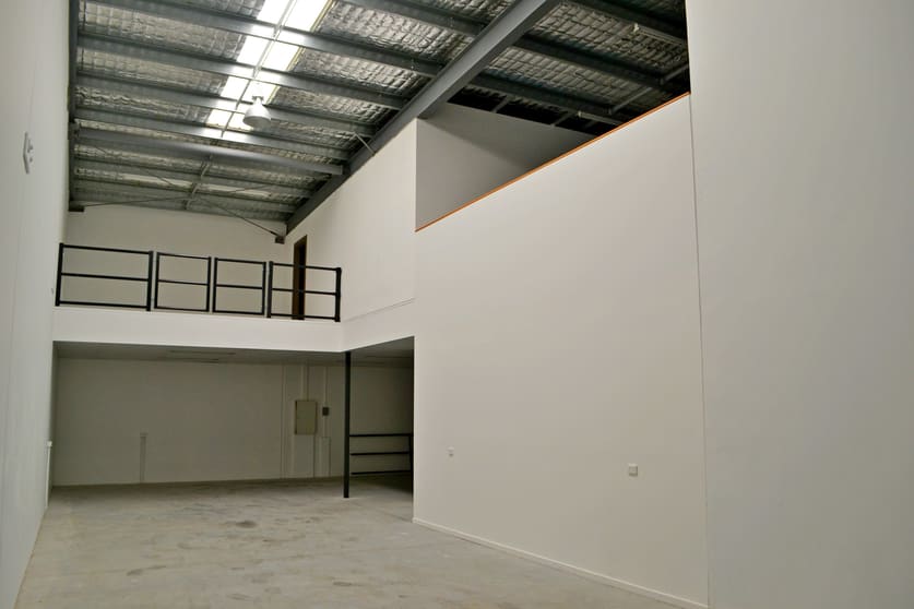 Click to view all images 2/54 Newheath Drive Arundel QLD 4214 - Image 2