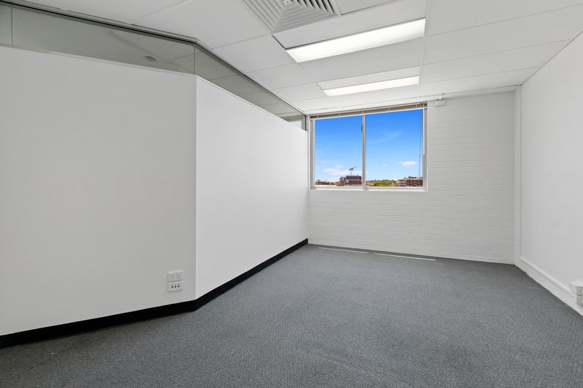 Click to view all images 7/182 Bay Terrace Wynnum QLD 4178 - Image 1