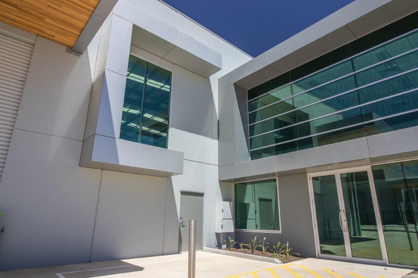 Click to view all images 19 Whitfield Boulevard Cranbourne West VIC 3977 - Image 3