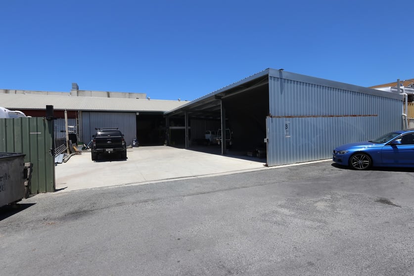Click to view all images 3/2 Rudman Parade Burleigh Heads QLD 4220 - Image 1