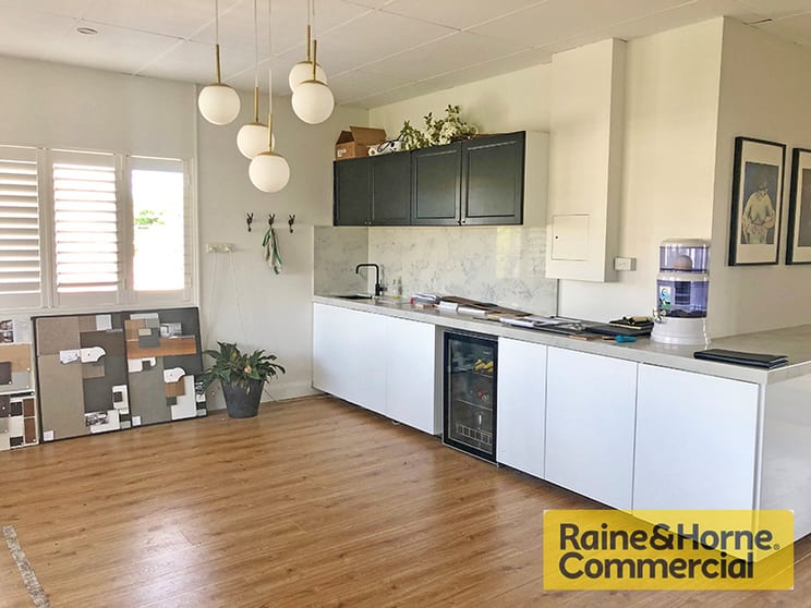 15/71 Racecourse Road Hamilton QLD 4007 - Image 2