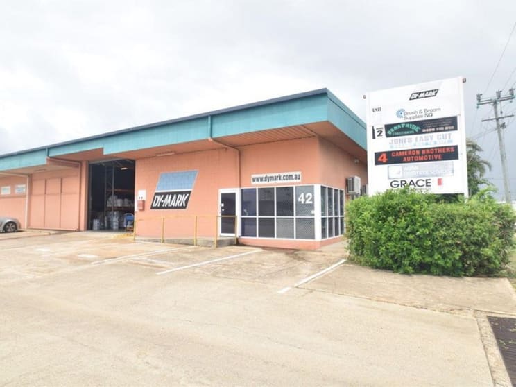 1/42 Keane Street Currajong QLD 4812 - Image 1