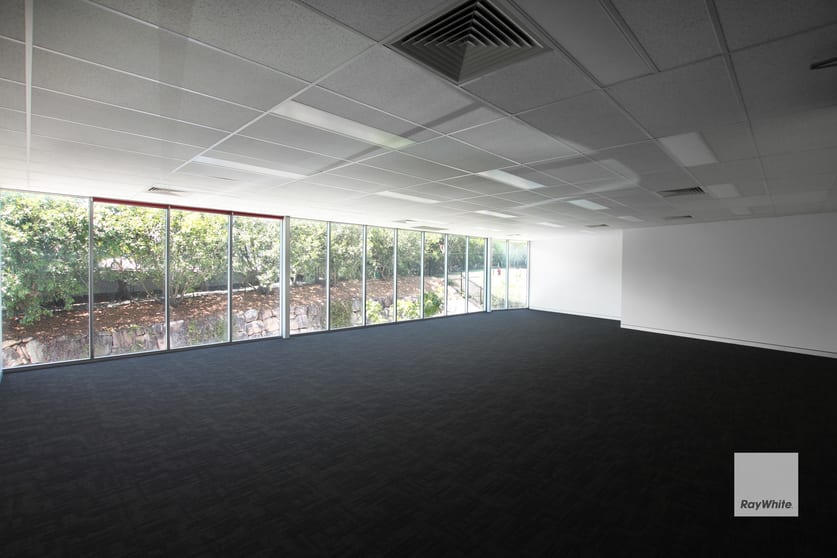 Click to view all images 4/5-7 Discovery Drive North Lakes QLD 4509 - Image 3