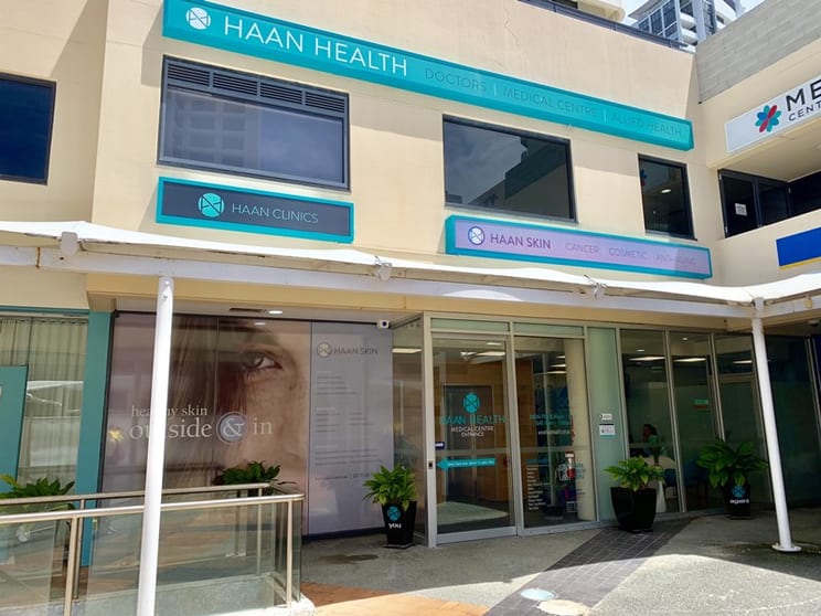 8/15 Victoria Avenue Broadbeach QLD 4218 - Image 3