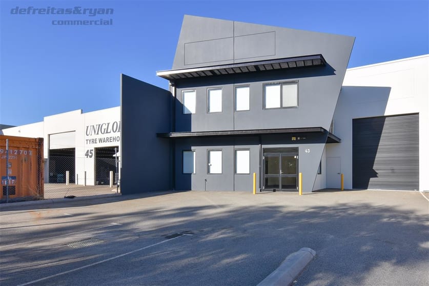 Click to view all images 2/43 Tulloch Way Canning Vale WA 6155 - Image 1