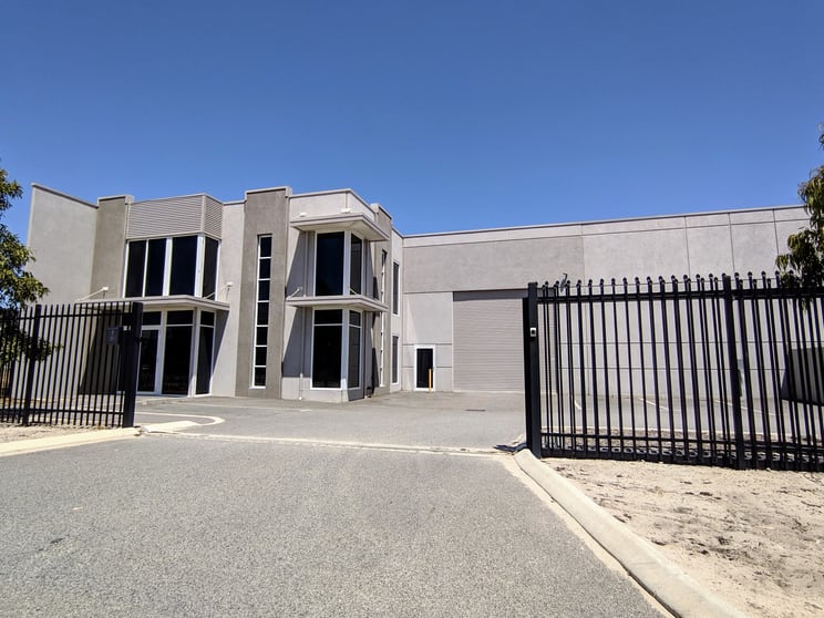 Click to view all images Unit 1, 31 Hensbrook Loop Forrestdale WA 6112 - Image 1