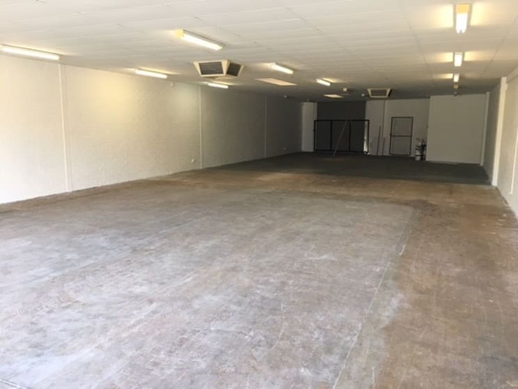 Click to view all images 4/2880 Albany Highway Kelmscott WA 6111 - Image 3