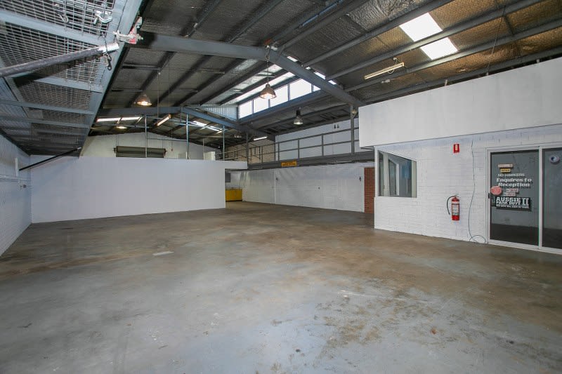 Click to view all images 2 & 5/5 Cressall Road Balcatta WA 6021 - Image 1