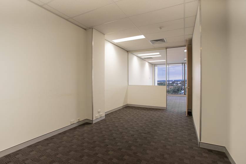 Click to view all images 5.03/5 Celebration Drive Bella Vista NSW 2153 - Image 3