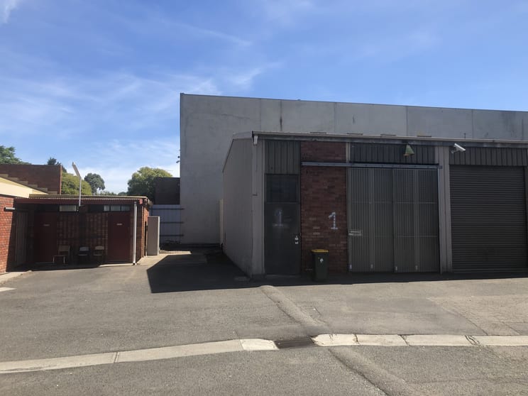 Click to view all images 1/36 Norfolk Court Coburg North VIC 3058 - Image 3