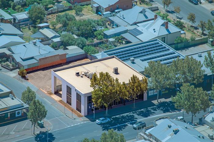 Click to view all images 136 Sir Donald Bradman Drive Hilton SA 5033 - Image 2