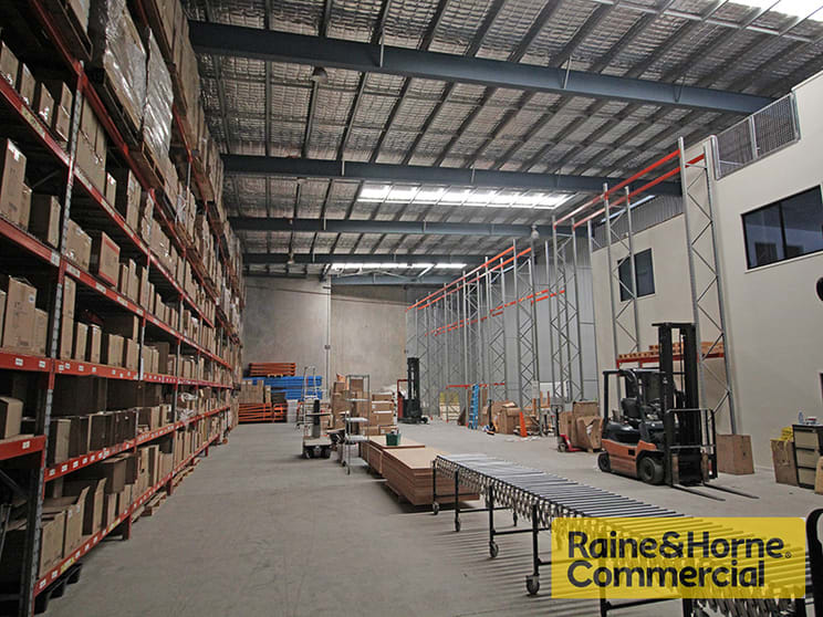 Click to view all images 2/33 Kremzow Road Brendale QLD 4500 - Image 1