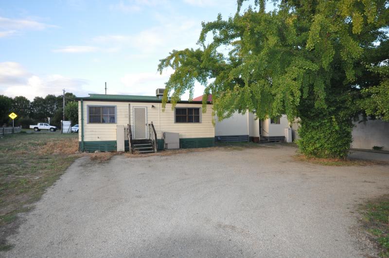 Click to view all images 40 Albert Street Warragul VIC 3820 - Image 2