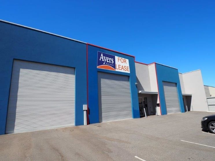 Click to view all images 4/10 Garino Rise Wangara WA 6065 - Image 1