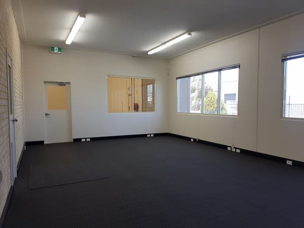 Click to view all images 183 Mulgul Rd Malaga WA 6090 - Image 3