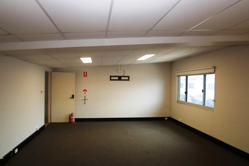 Click to view all images Unit 5/119 Reichardt Road Winnellie NT 0820 - Image 3