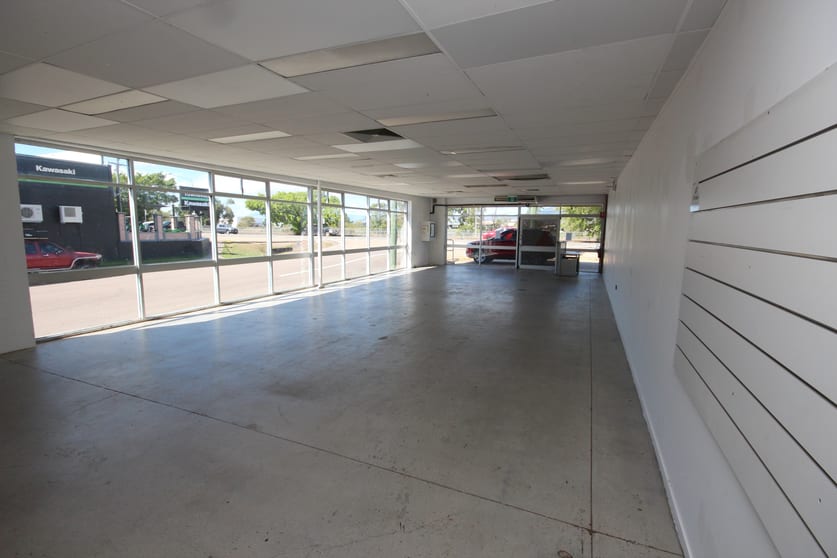 2/177 Ingham Road West End QLD 4810 - Image 3